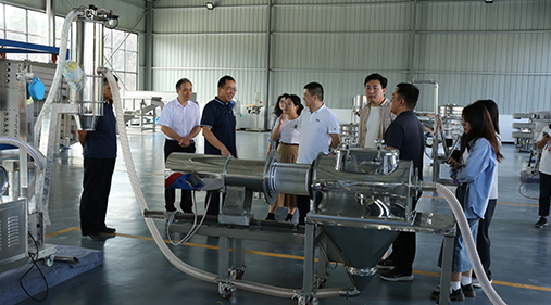 【頂端新聞】數(shù)智賦能新鄉(xiāng)造，看新鄉(xiāng)如何打響產(chǎn)業(yè)轉(zhuǎn)型新名片