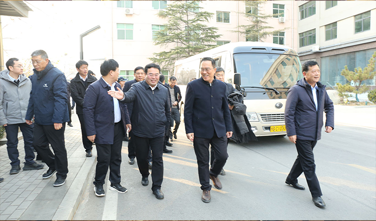 熱烈歡迎新鄉(xiāng)學院領導團深入高服公司調研，共繪校企合作藍圖