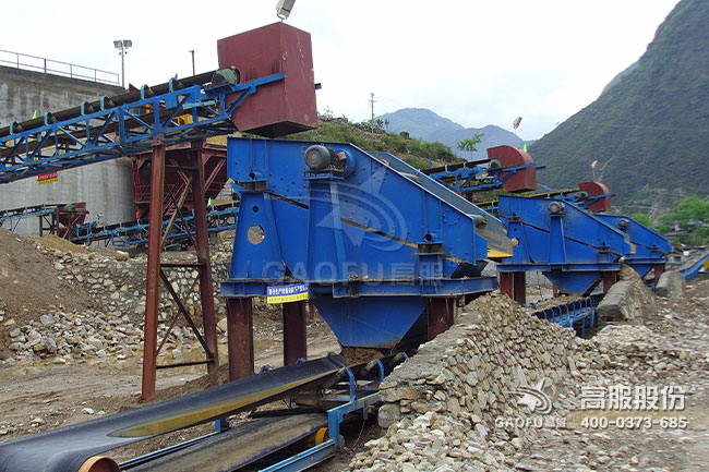 ZSG重型直線(xiàn)振動(dòng)篩客戶(hù)現(xiàn)場(chǎng)