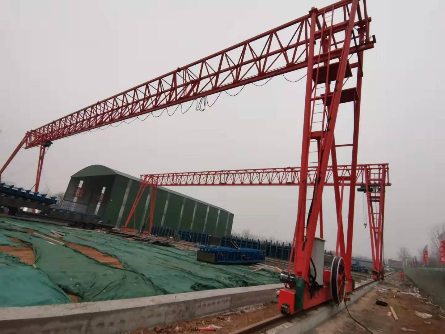 中國(guó)交建基礎(chǔ)建設(shè)集團(tuán)，310國(guó)道改擴(kuò)建洛陽(yáng)新安段，ME90+90/10t-43m-9m一臺(tái)，MH10t-43m-9m-2臺(tái)，MH5t-22m-9m-1臺(tái)