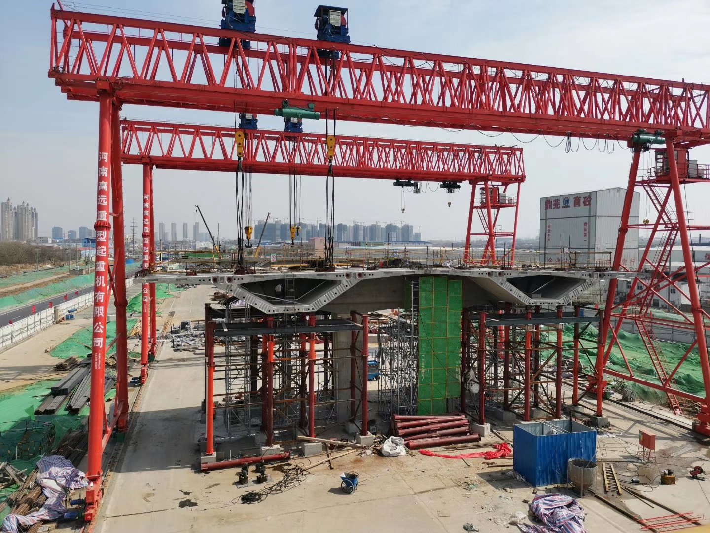 鄭州市政工程集團(tuán)南四環(huán)項(xiàng)目，ME100+100t-57m-20m-2臺(tái)，ME100+100t-44m-20m-2臺(tái)，