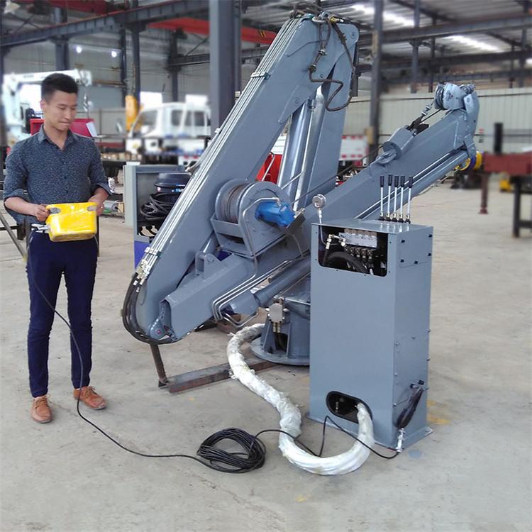 智能折臂起重機有什么優(yōu)點與特點。