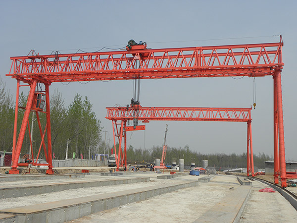 龍門吊軌道發(fā)生裂紋的原因是什么?那我們該怎么解決維護(hù)？