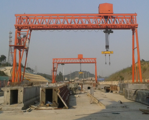 龍門吊更換配件時需要考慮哪些因素？龍門吊更換潤滑脂時怎么樣才能保證我們的安全與龍門吊的正常使用？