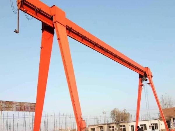 龍門(mén)吊門(mén)式起重機(jī)操作中如何確保環(huán)境保護(hù)?